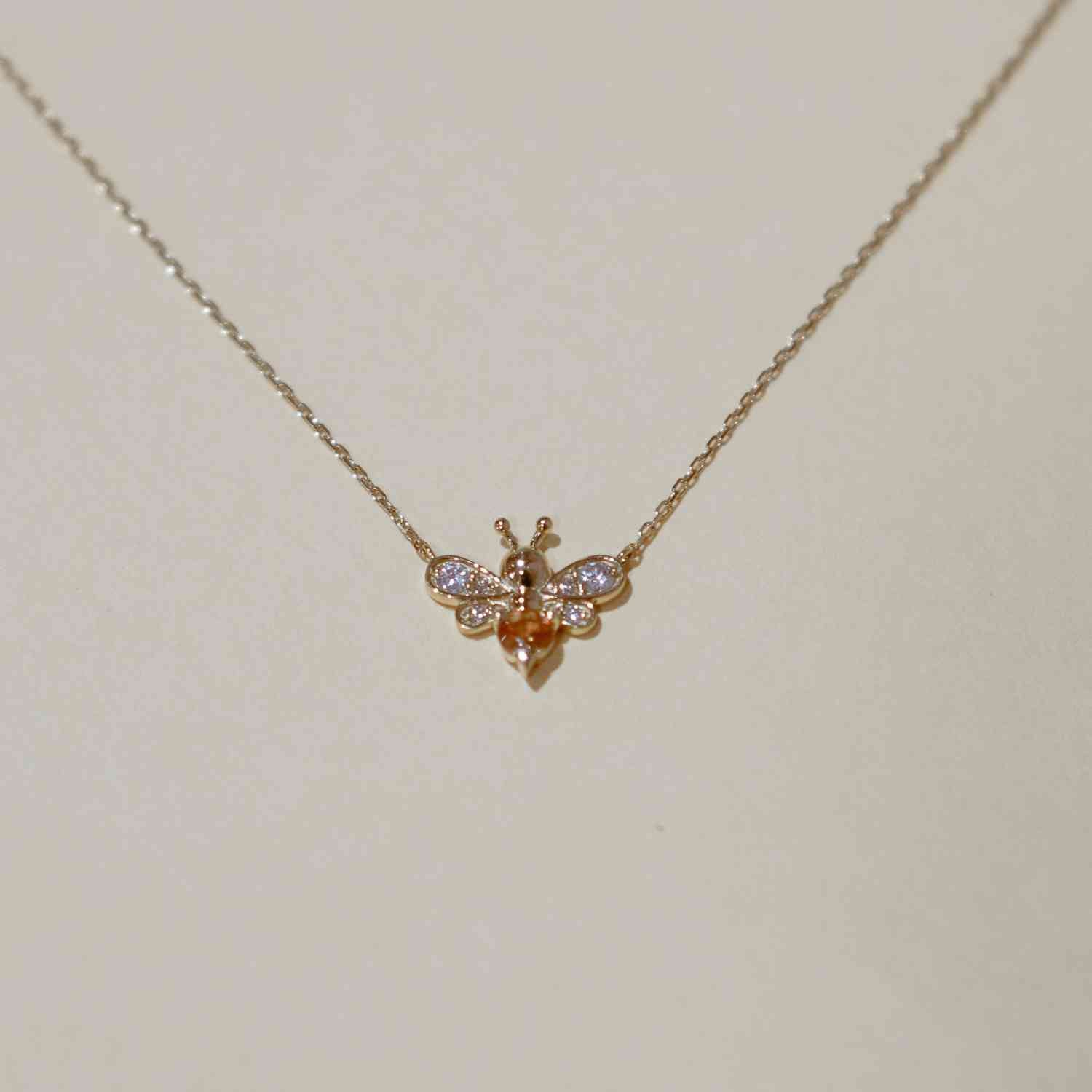 Lumière Bee Necklace ルミエール・ビー ネックレス – La Bangpore